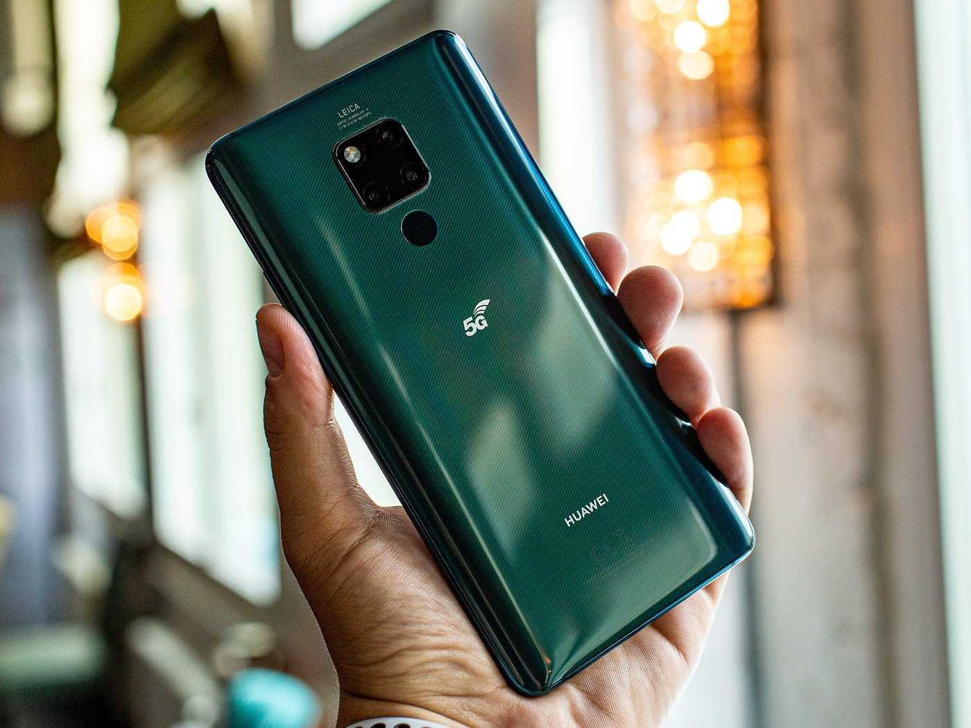 Обзор Huawei Mate 20 XHuawei Mate 20 X является технологичным смартфоном с огромным дисплеем Предусмотрена поддержка стилуса для максимально удобного