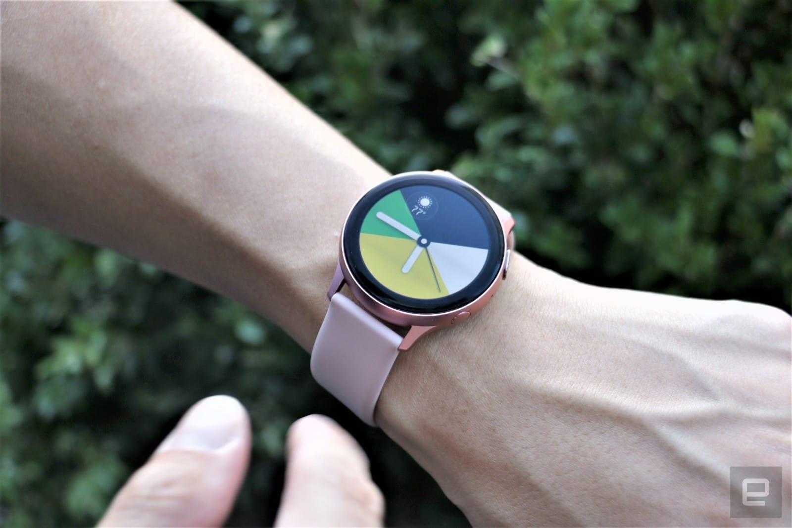 Обзор Samsung Galaxy Watch ActiveSamsung Galaxy Watch Active являются тонкими и стильными умными часами с защитой от воды Гаджет оснащается беспроводной