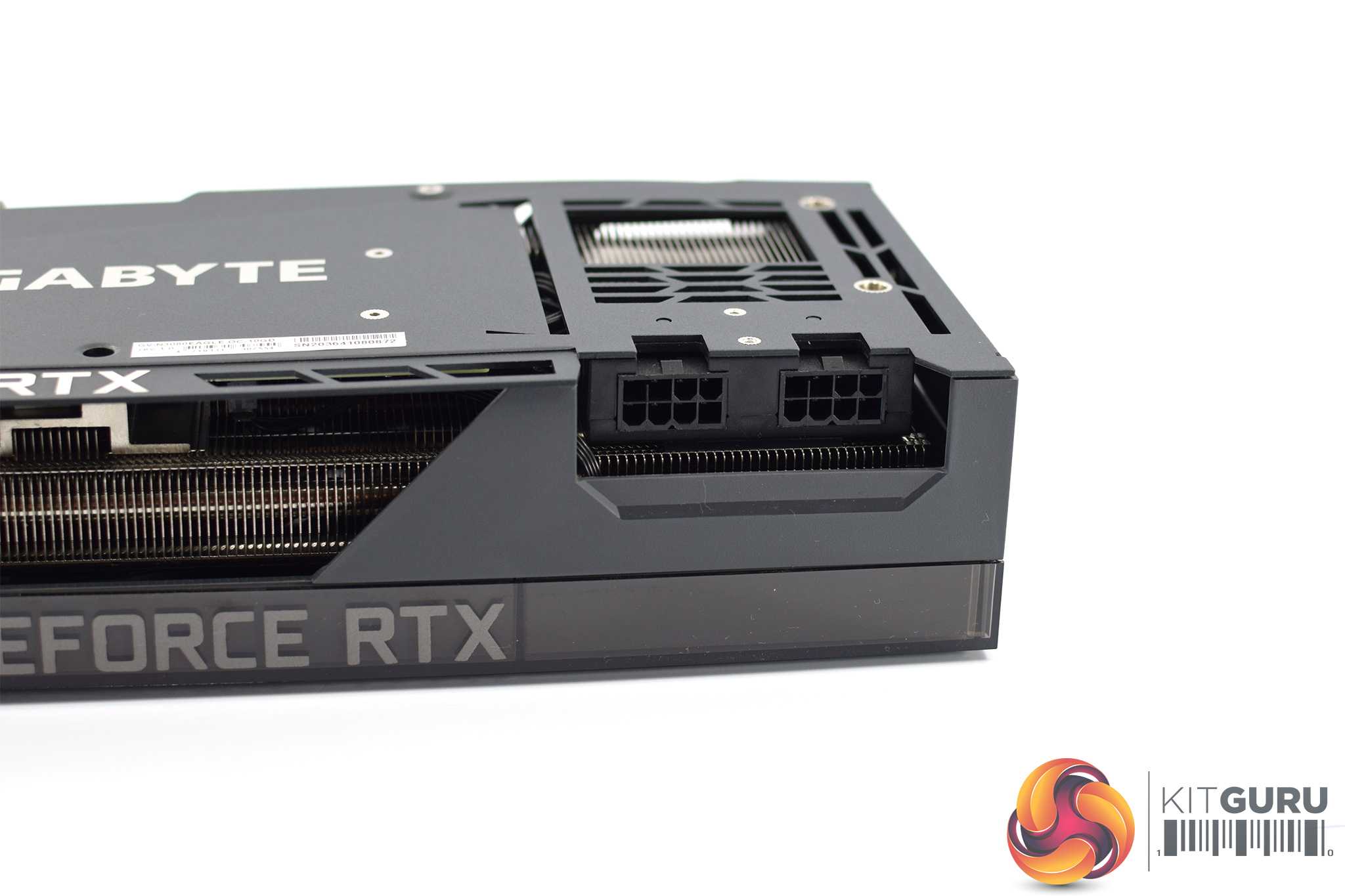 Привет Сегодня на обзоре видеокарта Gigabyte GeForce RTX 3080 AORUS GAMING BOX LHR Производительность AORUS GAMING BOX это внешняя видеокарта рассчитана на использование с ноутбуками и мини-ПК Устройство выполнено в корпусе с габаритами 300 x 140 x 170 мм